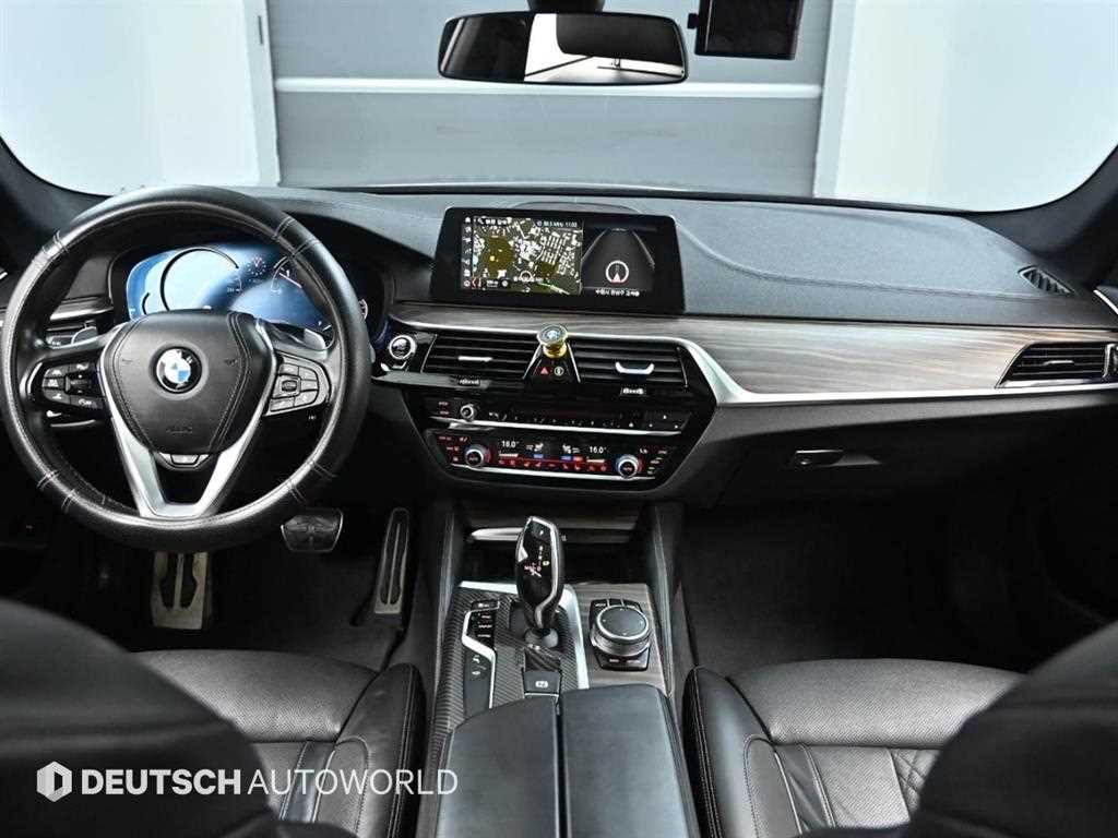 BMW 5-Series — photo 07