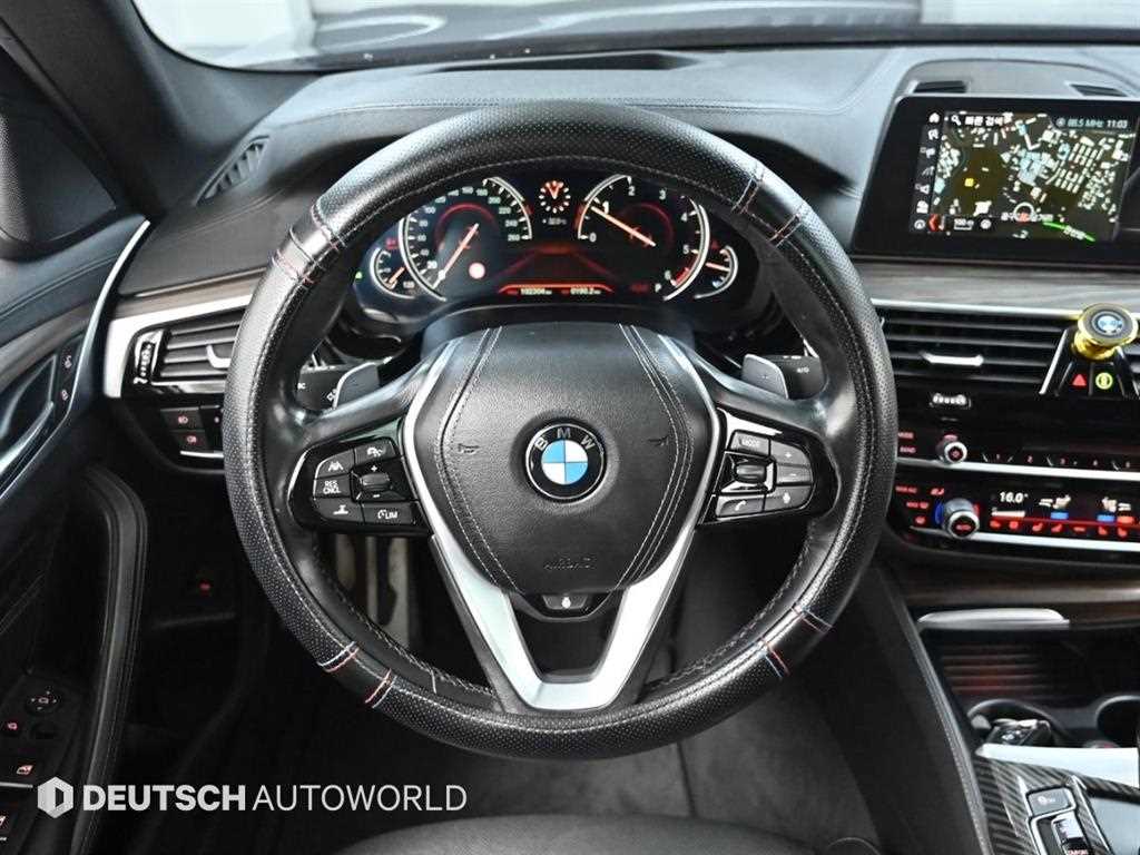 BMW 5-Series — photo 13