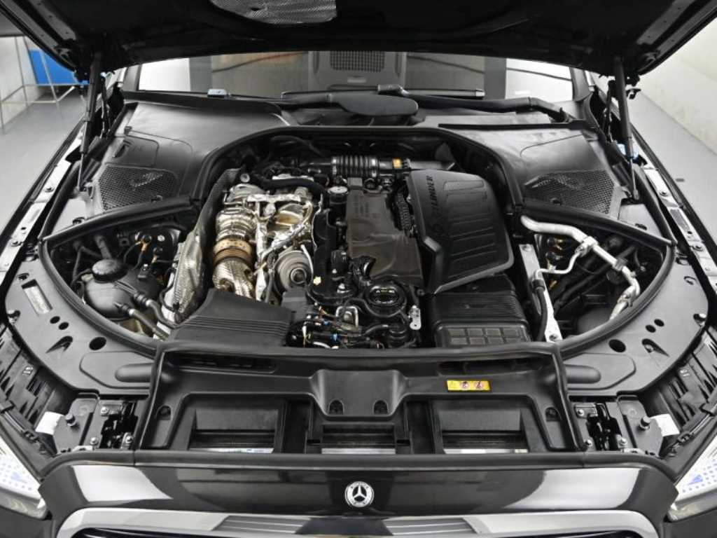 Mercedes-Benz S-Class — photo 06