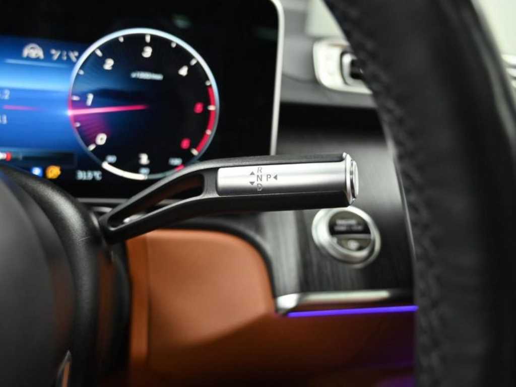 Mercedes-Benz S-Class — photo 09
