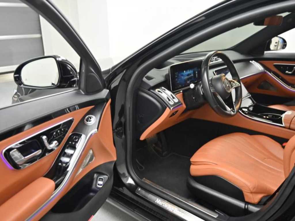 Mercedes-Benz S-Class — photo 11