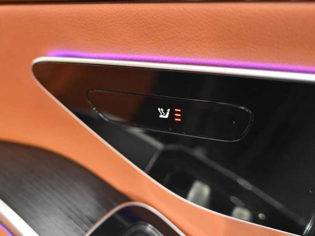 Mercedes-Benz S-Class — photo 16
