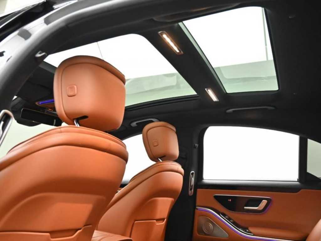 Mercedes-Benz S-Class — photo 18
