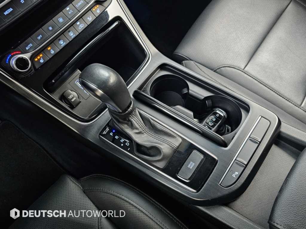 Hyundai Grandeur — photo 18