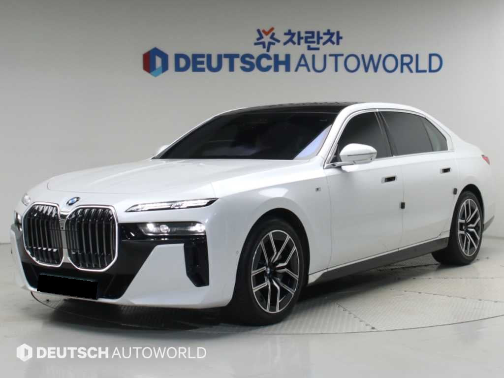 BMW 7-Series — photo 01