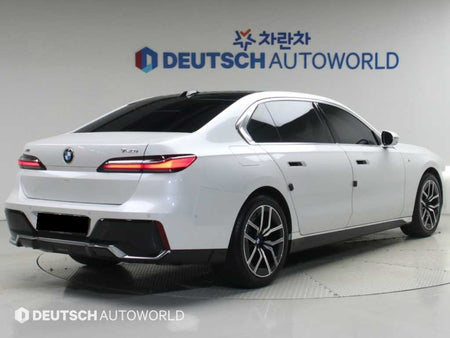 BMW 7-Series — photo 02