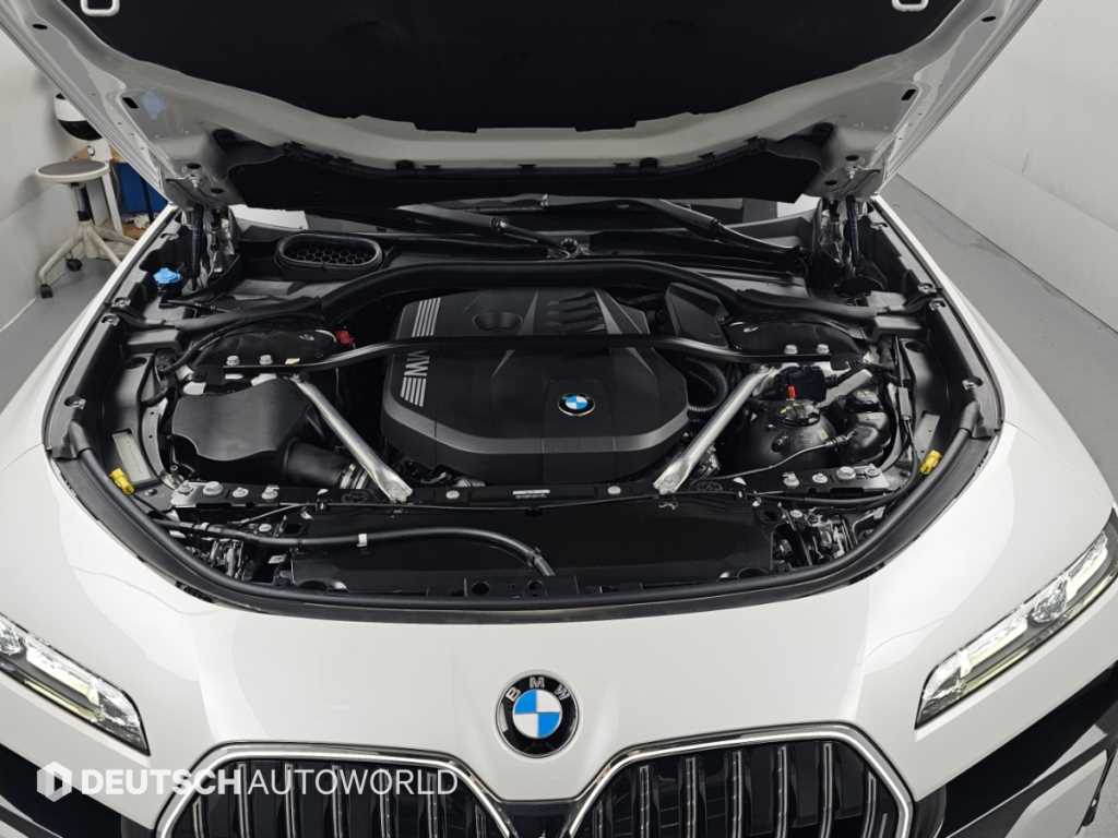 BMW 7-Series — photo 06