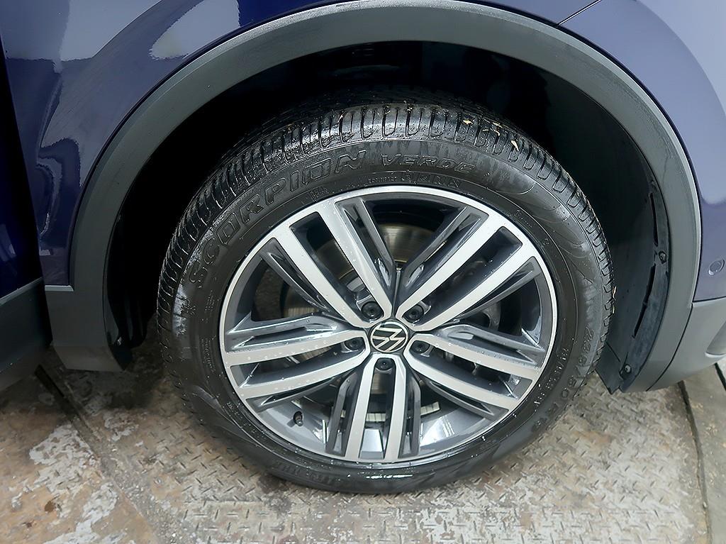 Volkswagen Tiguan — photo 08