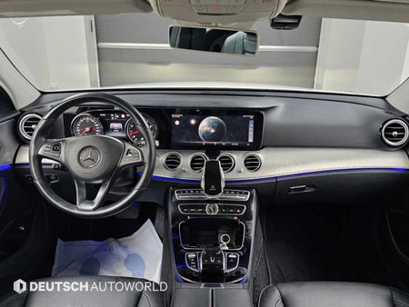 Mercedes-Benz E-Class — photo 07