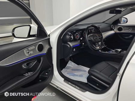 Mercedes-Benz E-Class — photo 11