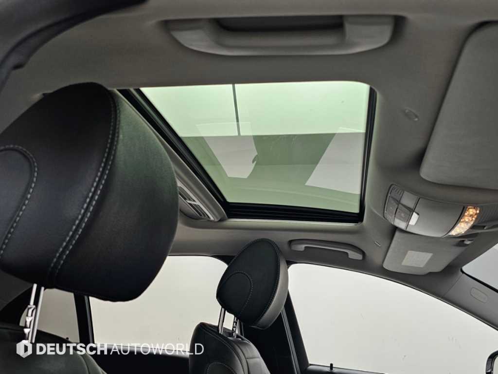 Mercedes-Benz E-Class — photo 18