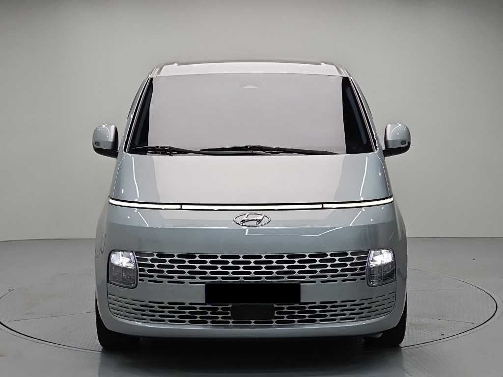 Hyundai Staria — photo 02