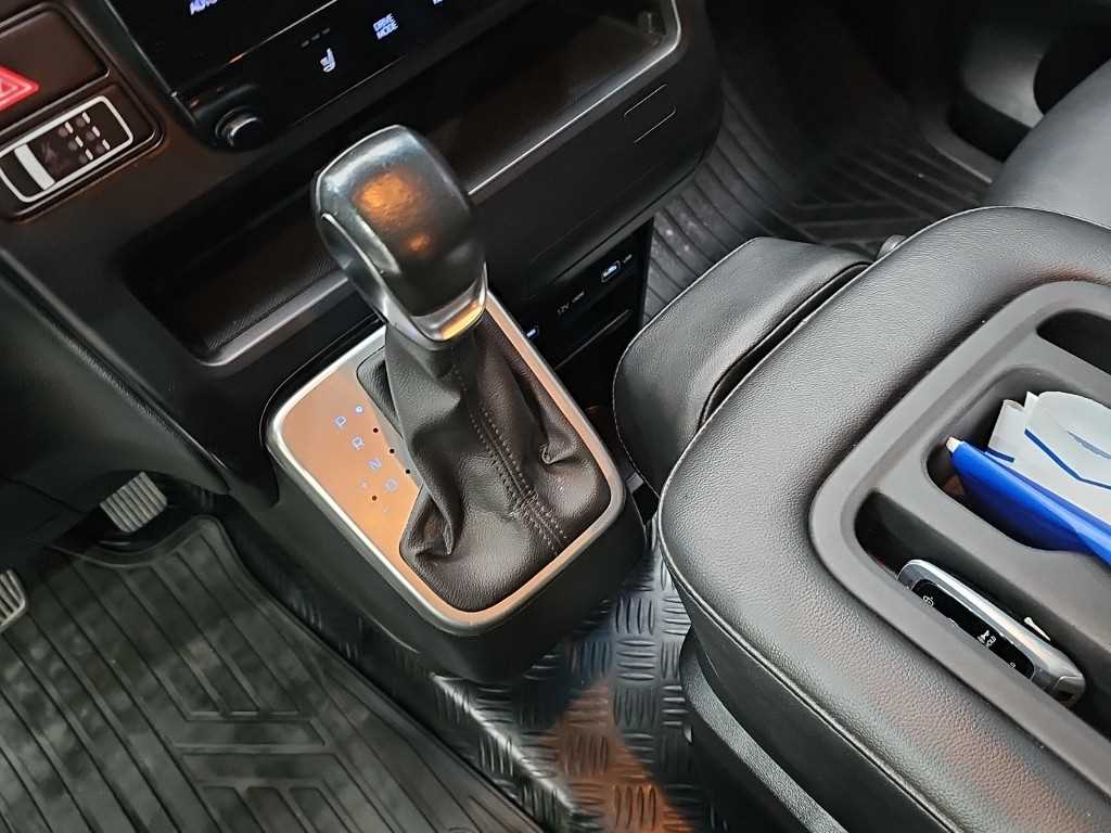 Hyundai Staria — photo 08