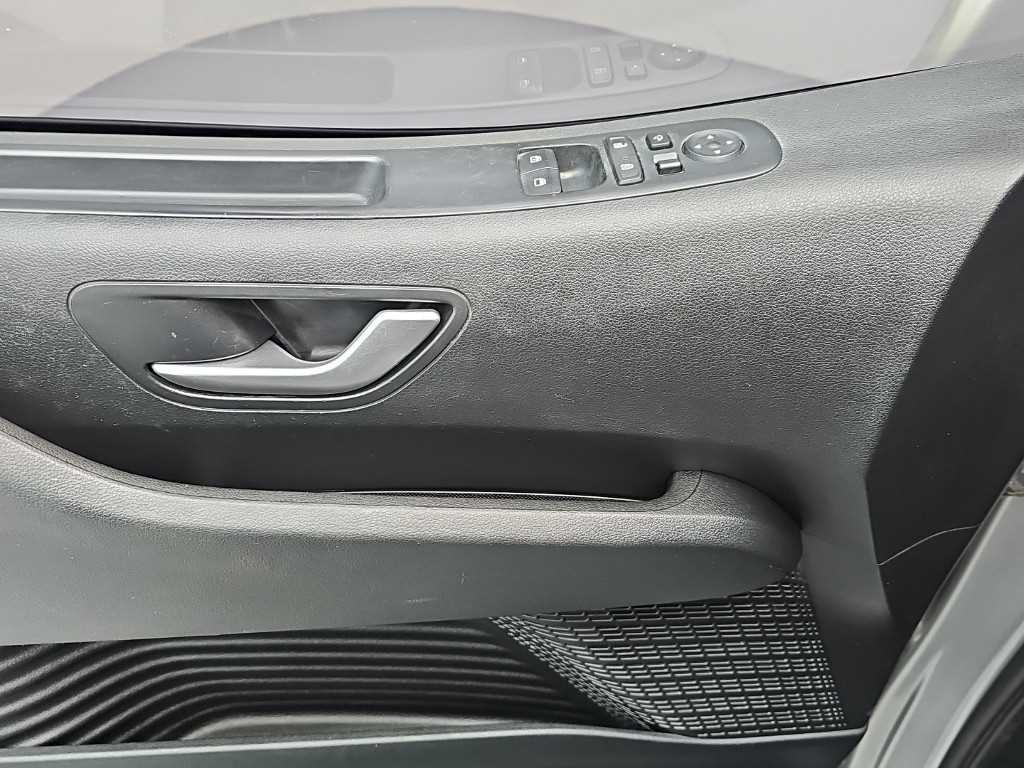 Hyundai Staria — photo 16