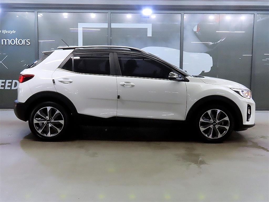 Kia Stonic — photo 03