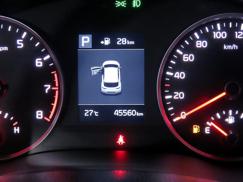 Kia Stonic — photo 09
