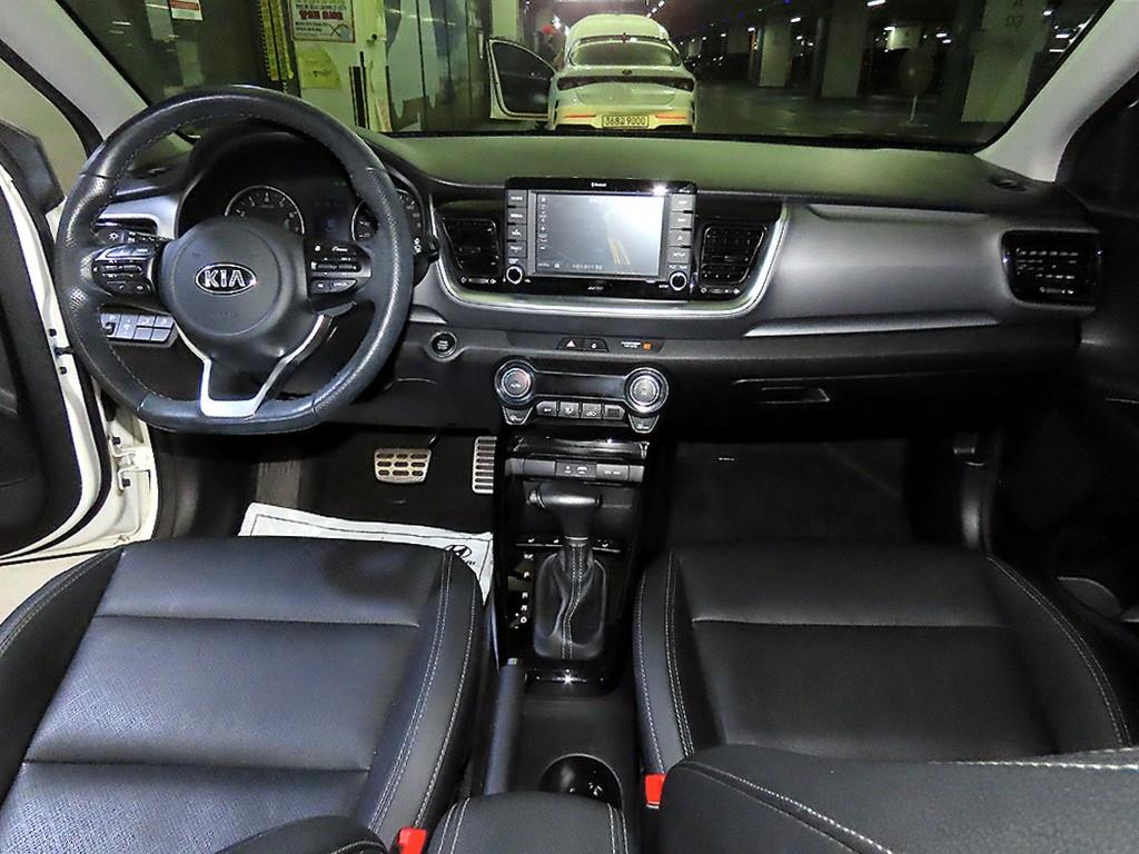 Kia Stonic — photo 10