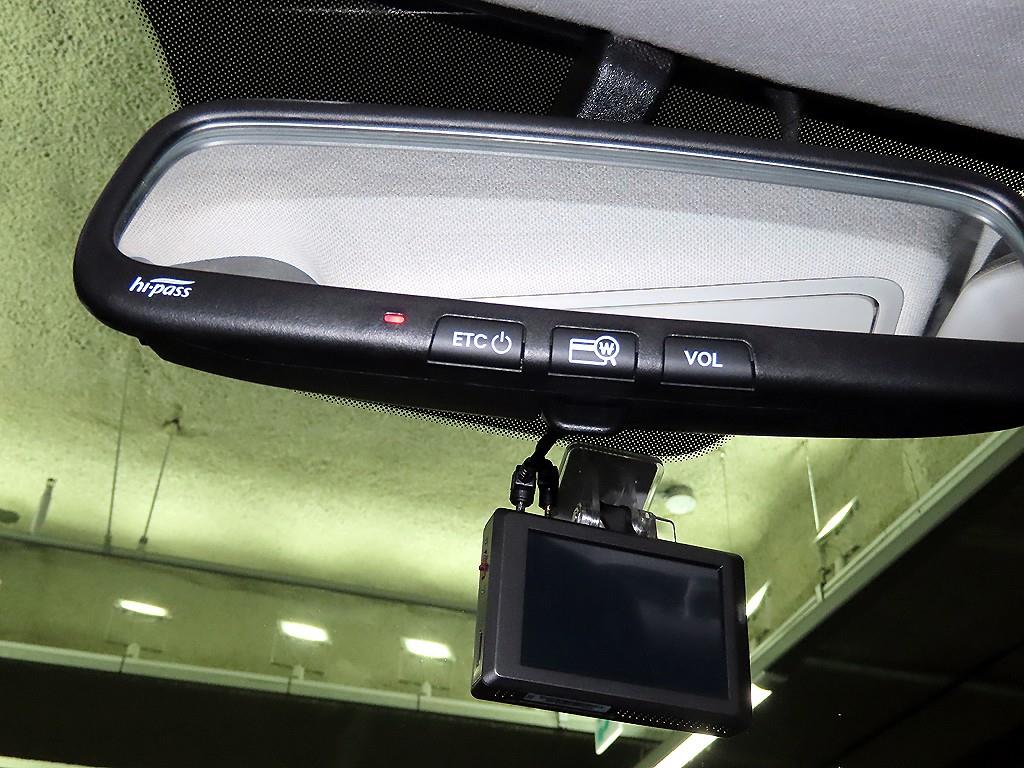 Kia Stonic — photo 16