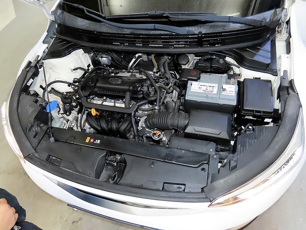 Kia Stonic — photo 18