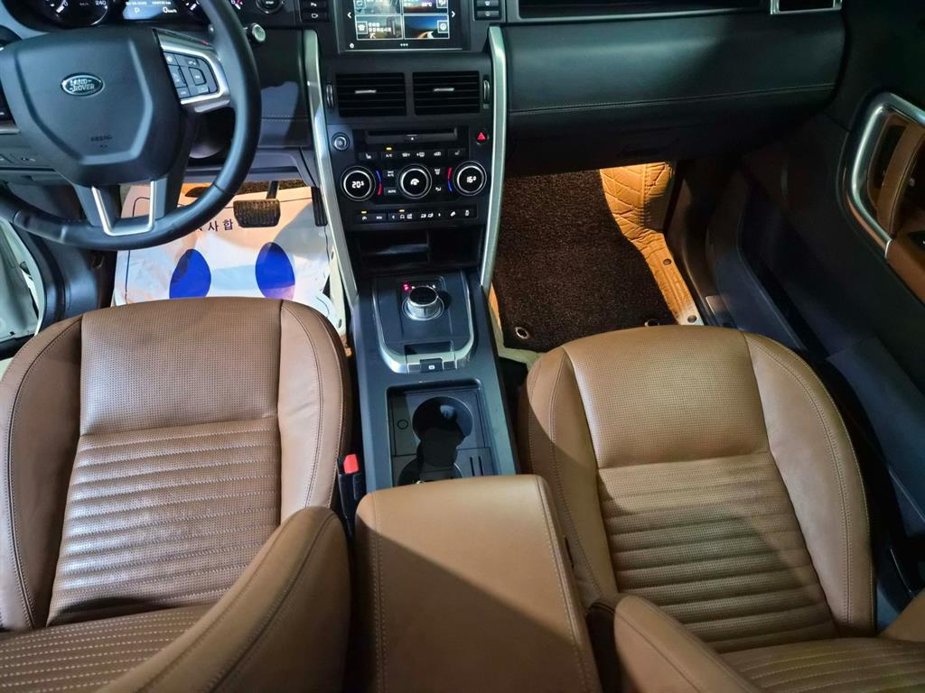 Land Rover Discovery Sport — photo 10