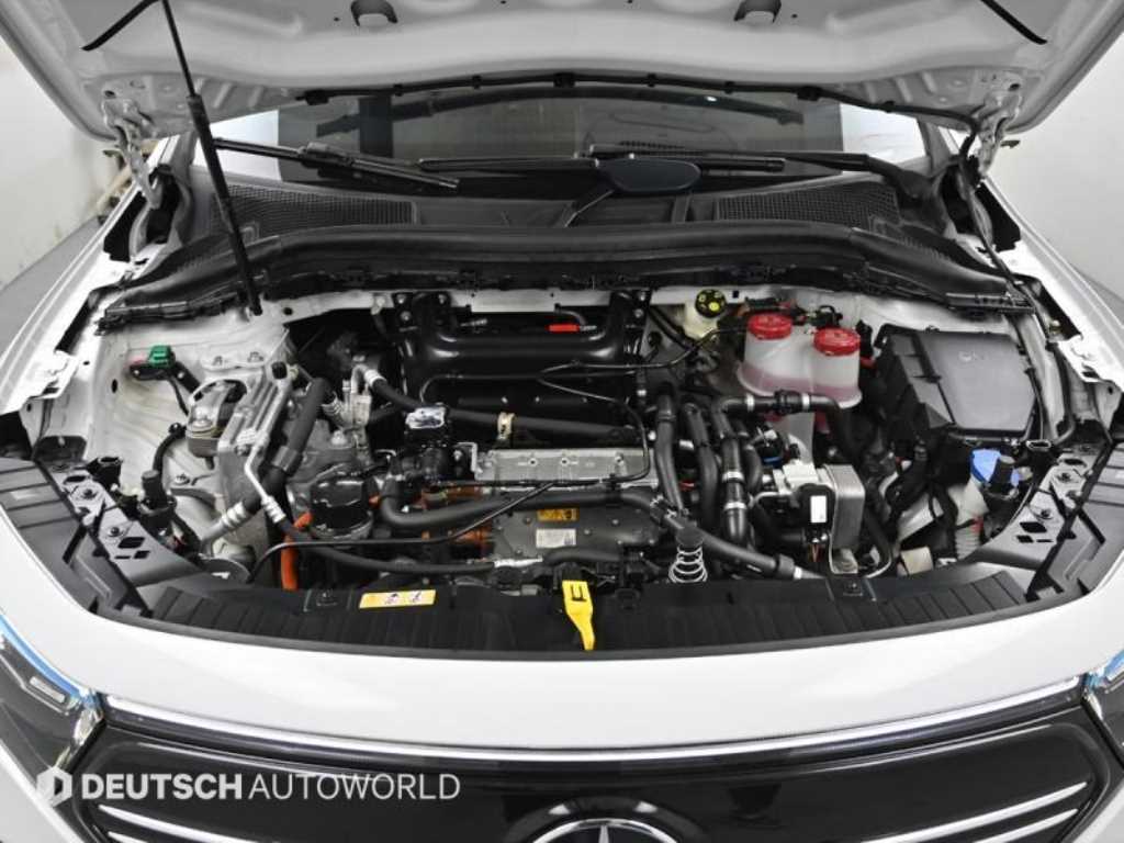 Mercedes-Benz EQA — photo 06