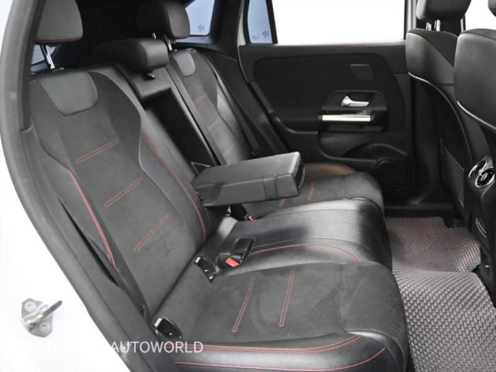 Mercedes-Benz EQA — photo 12