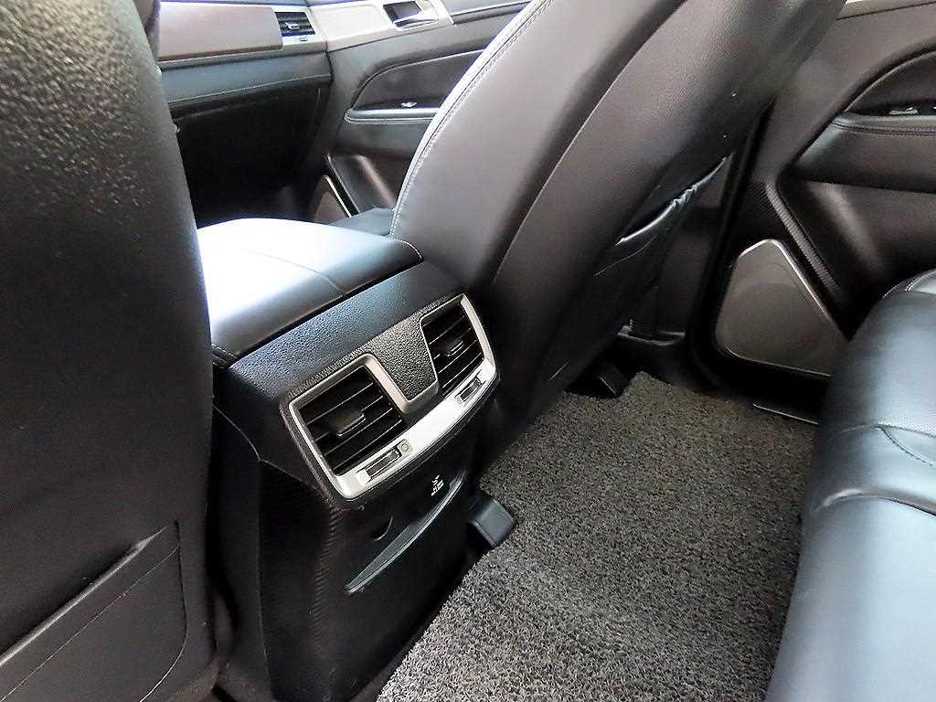 KGM Rexton — photo 16
