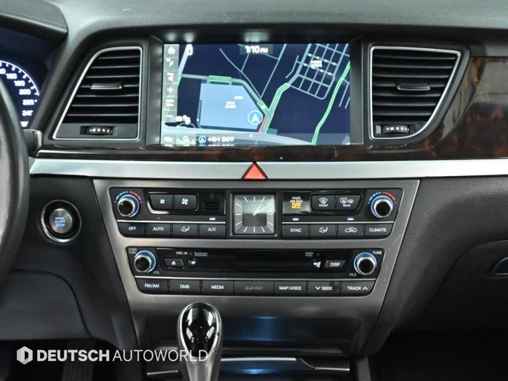 Hyundai Genesis — photo 14