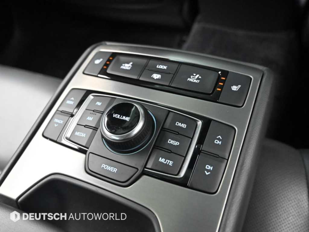 Hyundai Genesis — photo 16