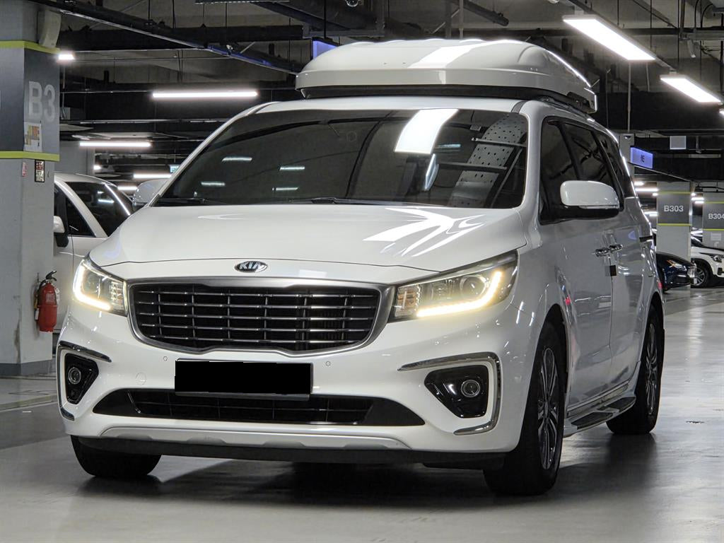 Kia Carnival — photo 01