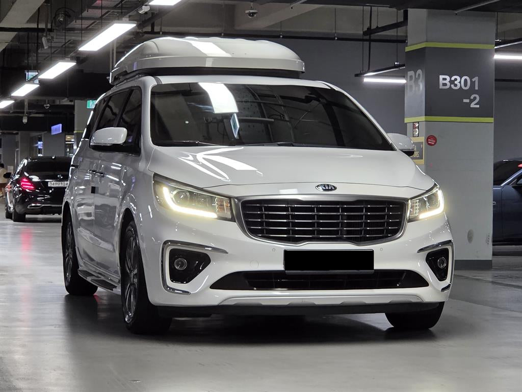 Kia Carnival — photo 02
