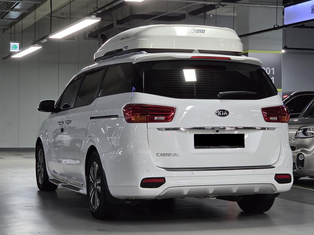 Kia Carnival — photo 04