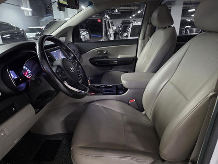 Kia Carnival — photo 08