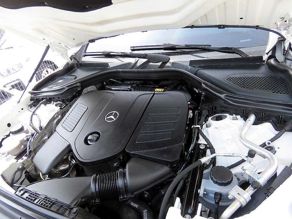 Mercedes-Benz GLC-Class — photo 19