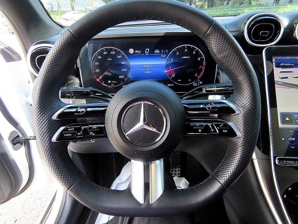 Mercedes-Benz GLC-Class — photo 08