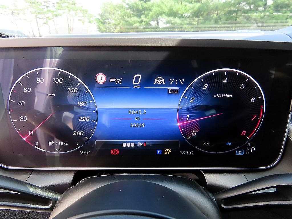 Mercedes-Benz GLC-Class — photo 09
