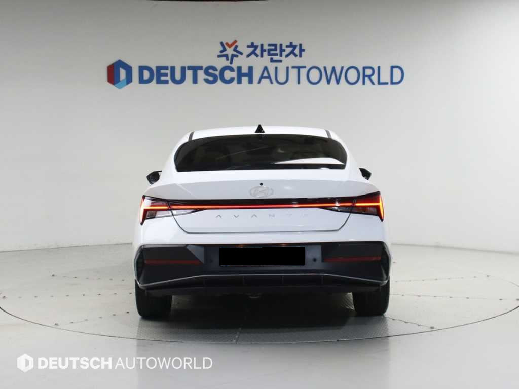 Hyundai Avante — photo 04