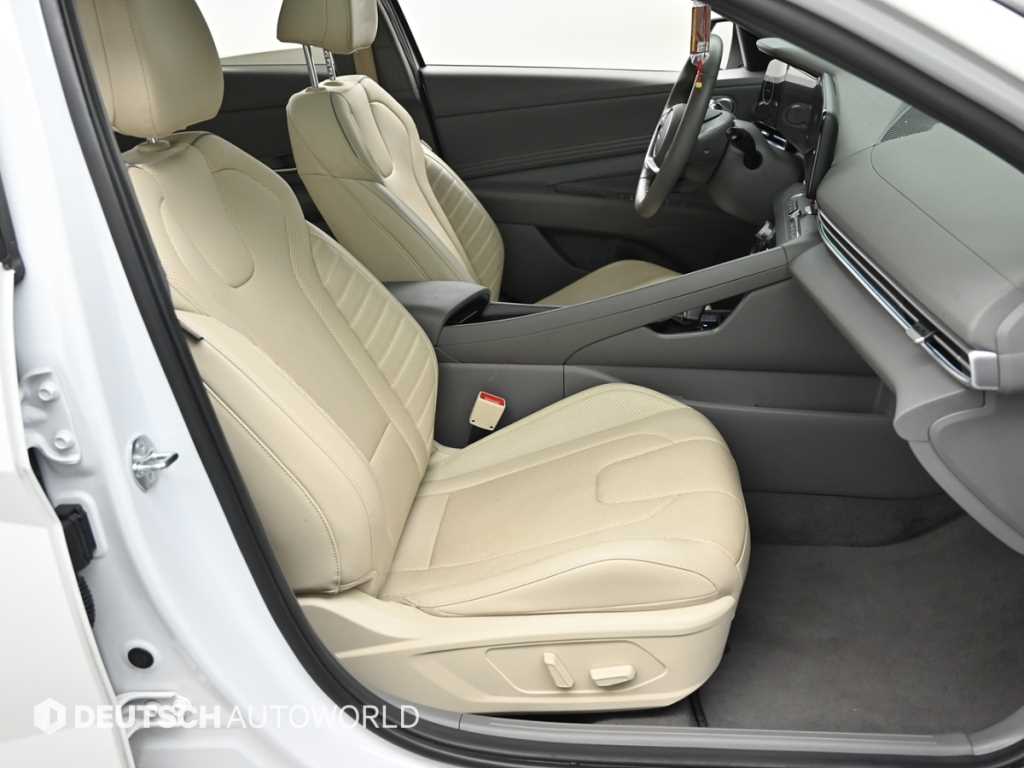 Hyundai Avante — photo 10