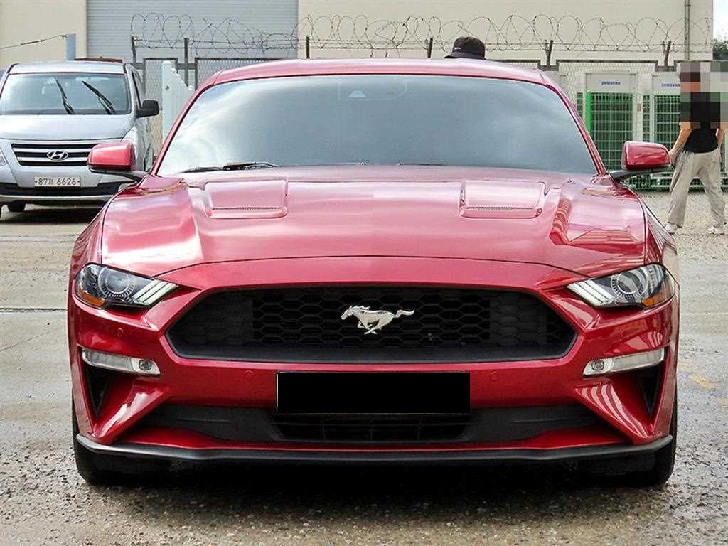 Ford Mustang — photo 01