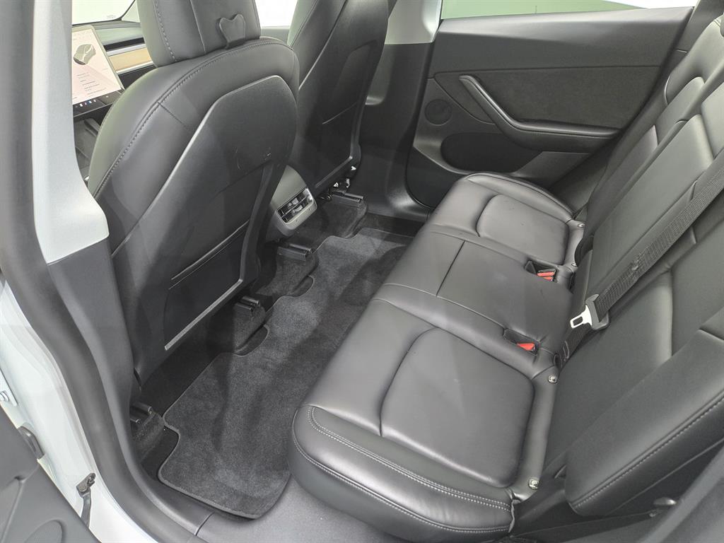 Tesla Model Y — photo 11