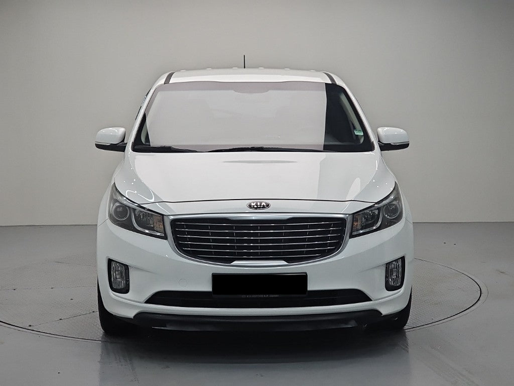 Kia Carnival — photo 02