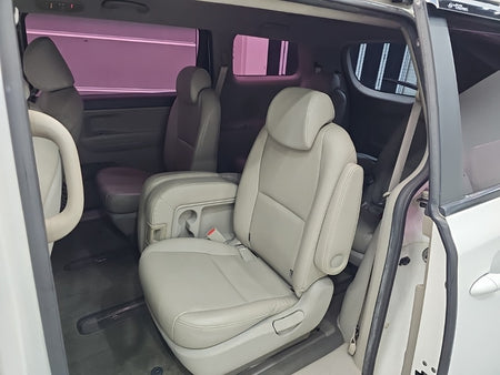 Kia Carnival — photo 12