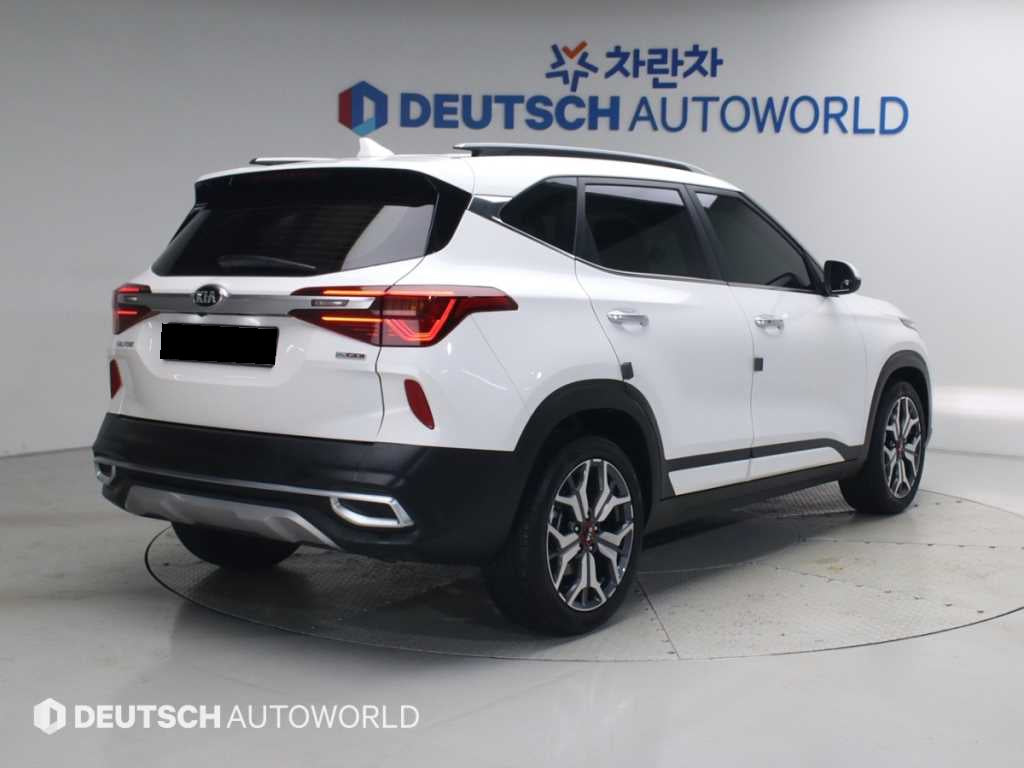 Kia Seltos — photo 02