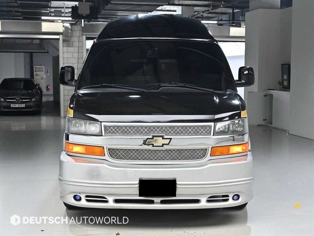CHEVROLET Express Van — photo 03