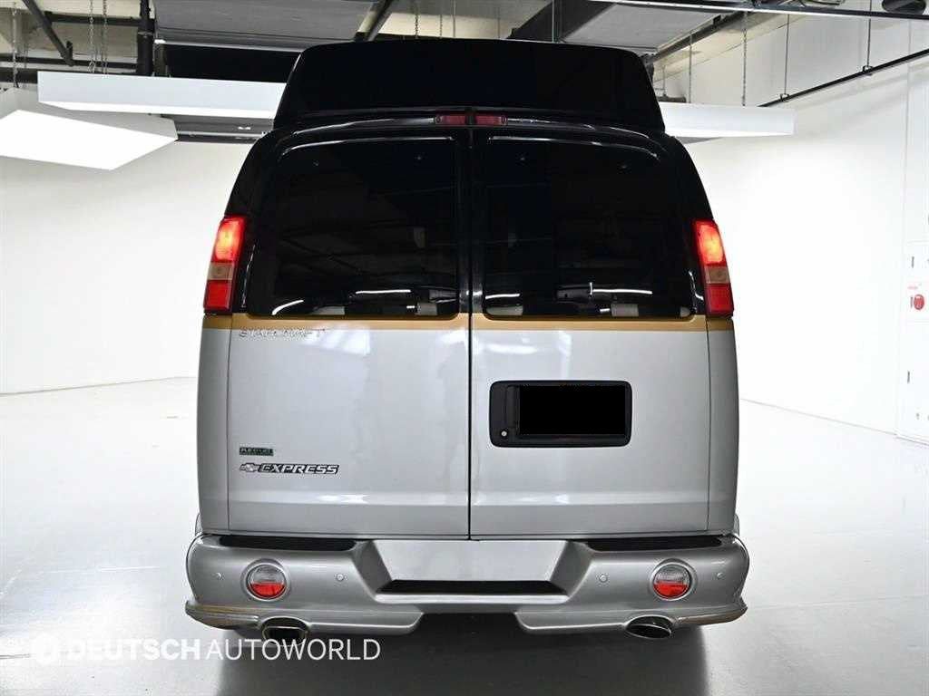 CHEVROLET Express Van — photo 04
