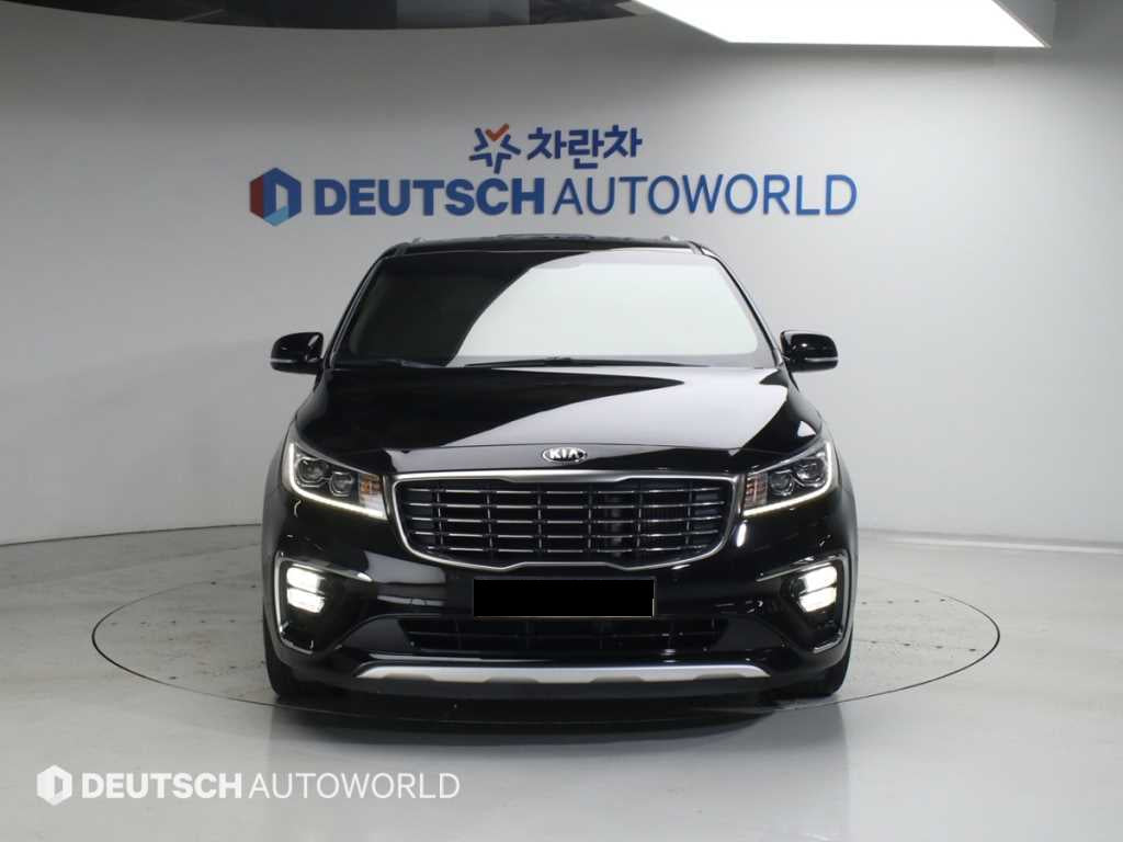 Kia Carnival — photo 03