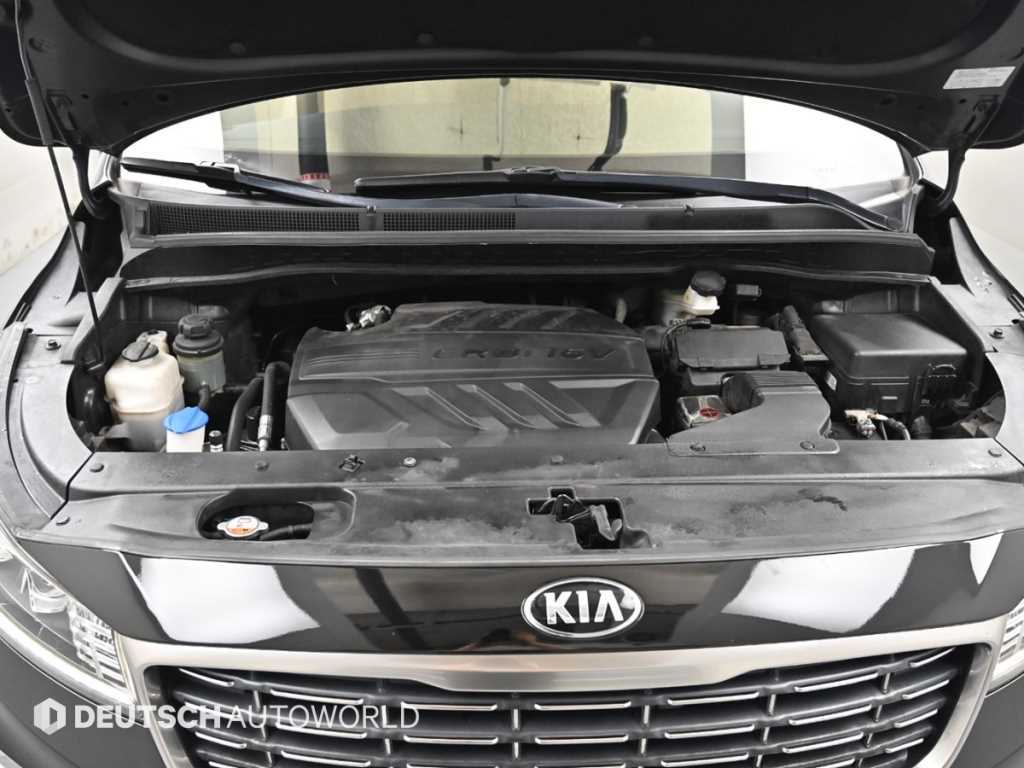 Kia Carnival — photo 06