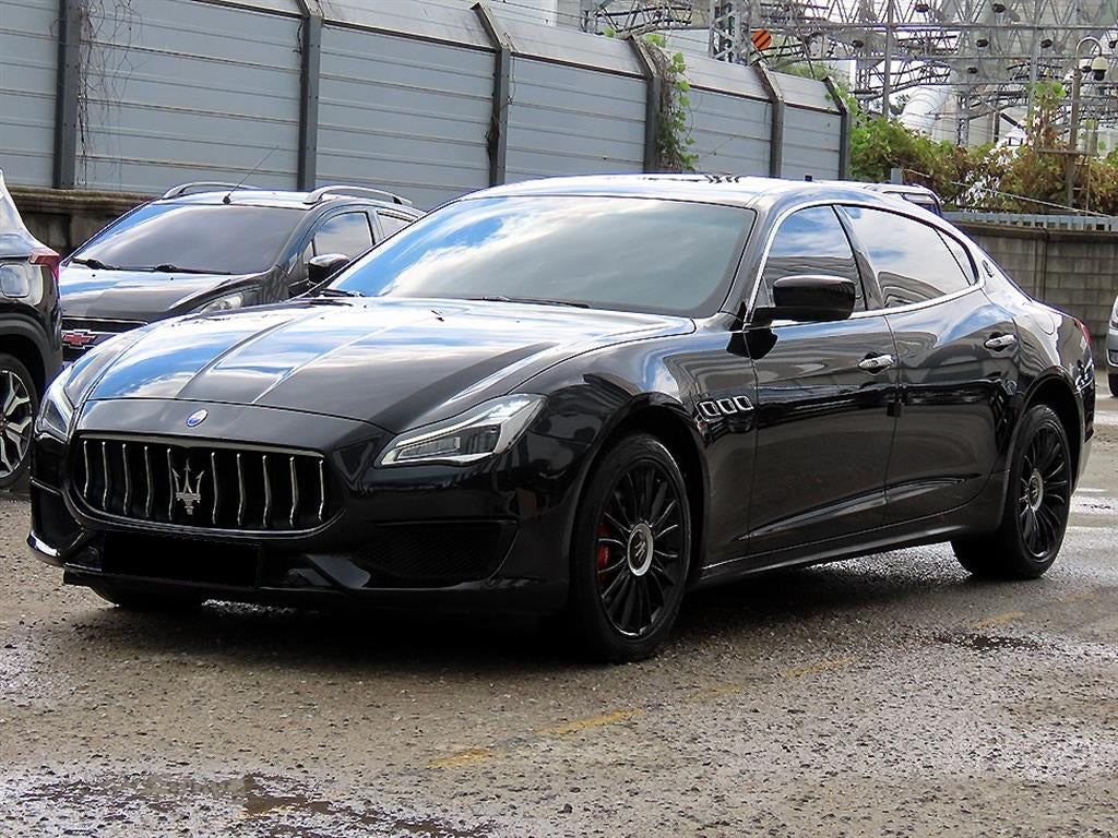 Maserati Quattroporte — photo 02
