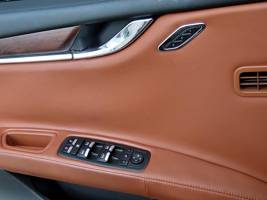 Maserati Quattroporte — photo 12