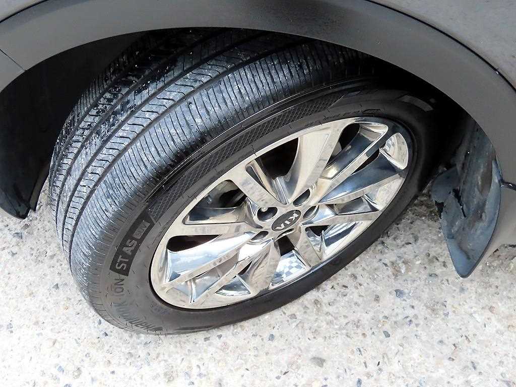 Kia Sorento — photo 20